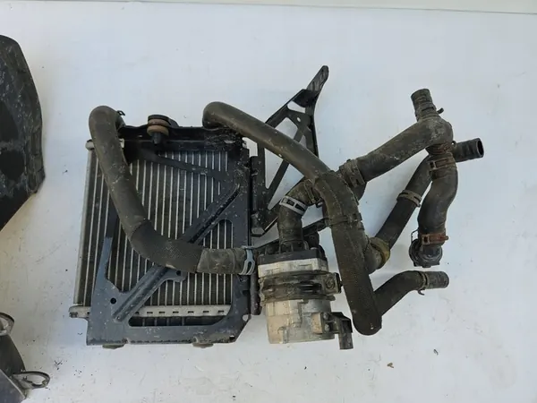 Enfriador lateral adicional Bomba de agua Audi A6 C7 3.0T image 2