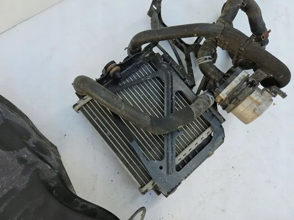 Enfriador lateral adicional Bomba de agua Audi A6 C7 3.0T image 4