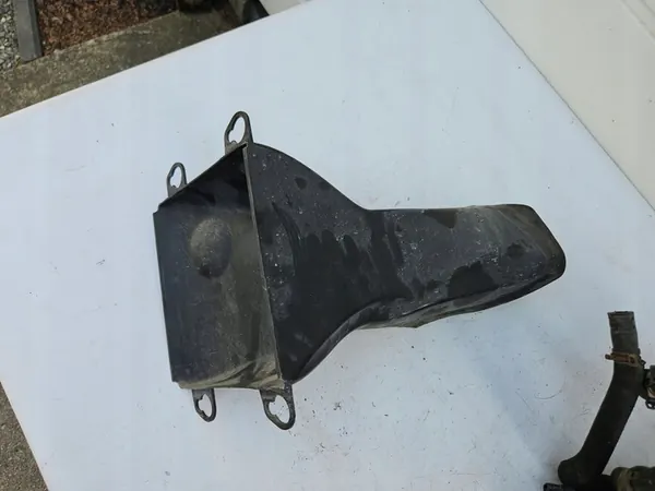 Enfriador lateral adicional Bomba de agua Audi A6 C7 3.0T image 8