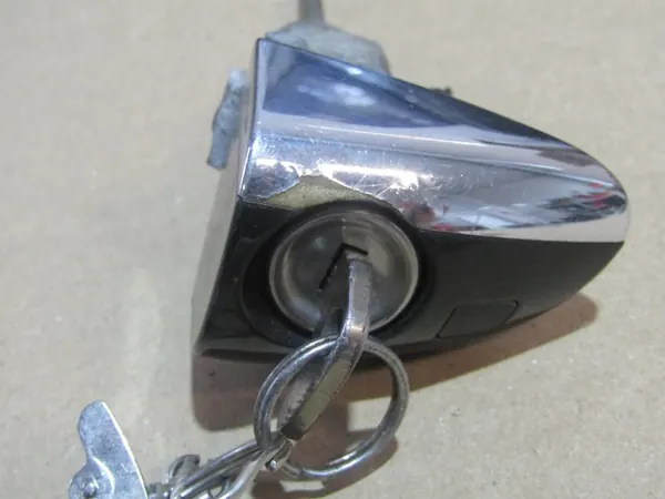 Mercedes W211 slotcilinder-inzet OEM WKŁADKA W211 PRAWA image 3