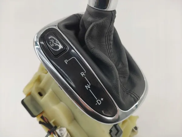 Mercedes-Benz vaihteenvalitsimen valitsin OEM A2032678524 image 3