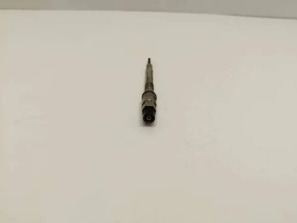 Bougie VW TOUAREG 3.0L Diesel 2012 03L905061F image 2