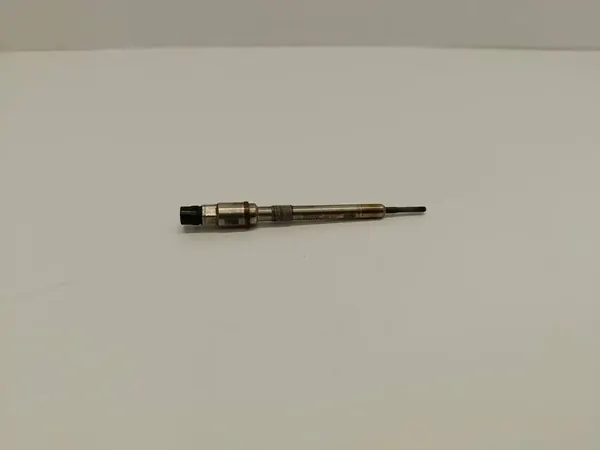 Bougie VW TOUAREG 3.0L Diesel 2012 03L905061F image 3