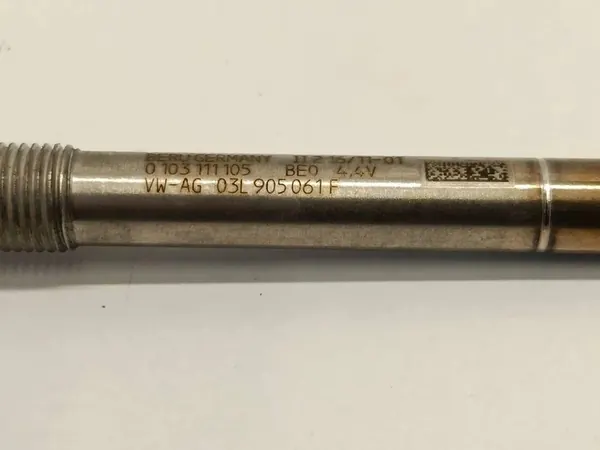 Bougie VW TOUAREG 3.0L Diesel 2012 03L905061F image 5