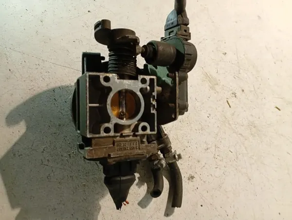 Renault Clio Monowtrysk OEM 7700863004 - Usado image 3