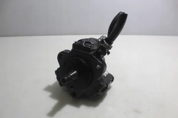 Inspuitpomp BMW 5 525D E39 2.5D Gebruikt image 2