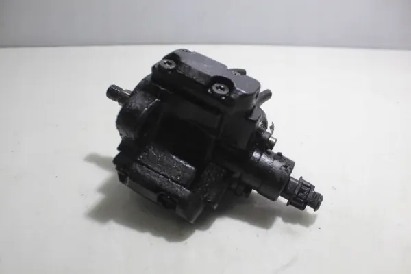 Inspuitpomp BMW 5 525D E39 2.5D Gebruikt image 3
