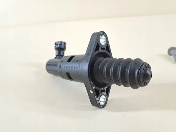 Kytkinvapautinsylinteri 1.5 TSI Skoda Superb III image 6