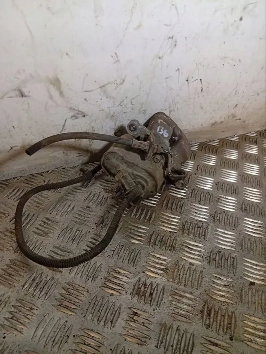 Volkswagen PASSAT B6 2007 Hintere linke Bremszange OEM 3C0615403E image 3