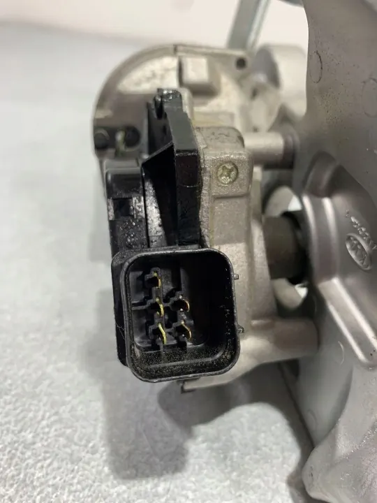 Kia Stonic Pyyhinvarsi OEM FBZ18327 - Käytetty image 3