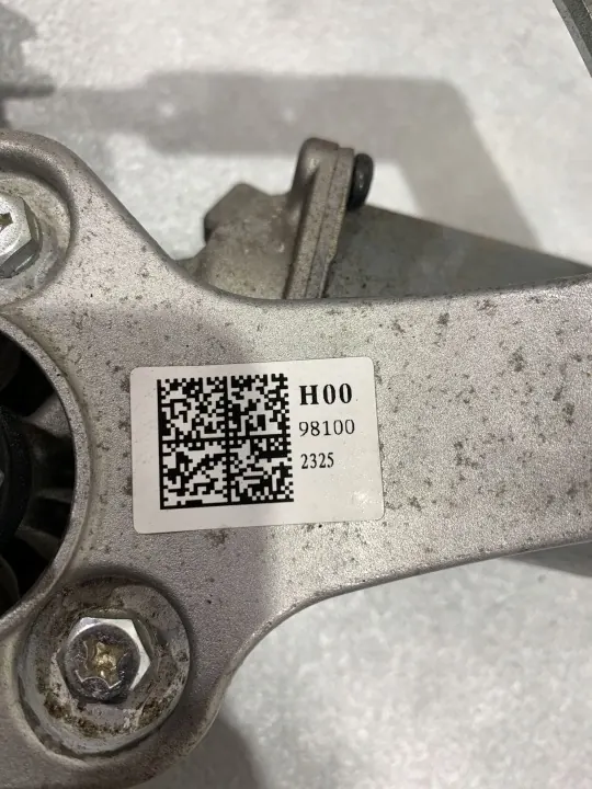 Kia Stonic Pyyhinvarsi OEM FBZ18327 - Käytetty image 4