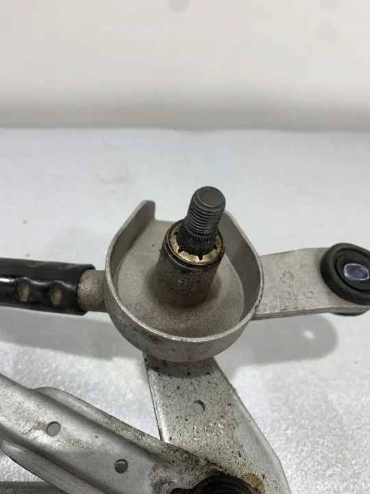 Kia Stonic Pyyhinvarsi OEM FBZ18327 - Käytetty image 7