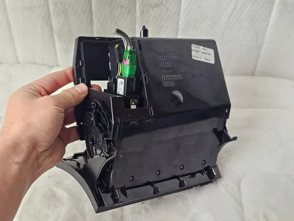 OEM 5G1863391 Cinzeiro Console VW Golf VII image 5