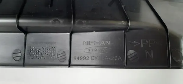 Nissan Qashqai J11 achterste gordelbeschermer OEM 84992-EY10A-20A image 7