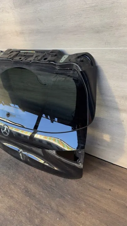 Mercedes C-luokka W206 takaluukun lasi OEM 2067402500 image 3