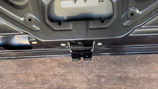 Mercedes C-luokka W206 takaluukun lasi OEM 2067402500 image 7