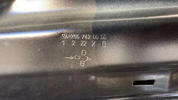 Mercedes C-luokka W206 takaluukun lasi OEM 2067402500 image 9
