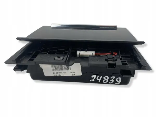 Cinzeiro Skoda Octavia III OEM 5E1863077A - Usado image 4