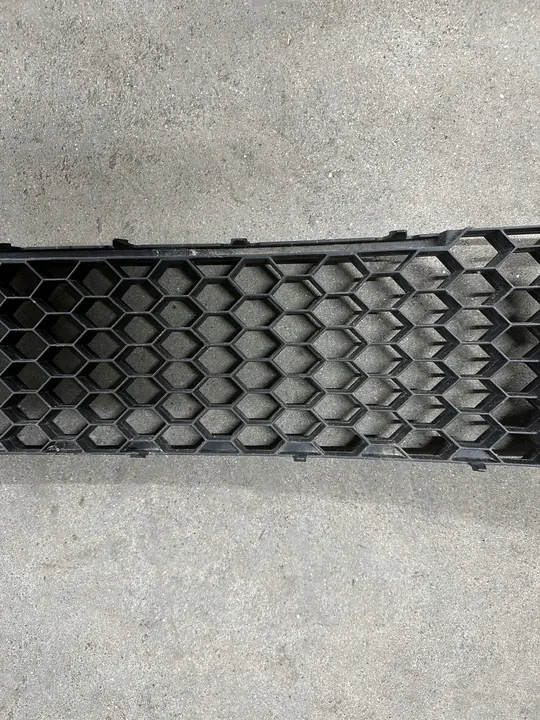 Griglia paraurti anteriore Skoda Octavia II, usata, OEM 1Z0853677D image 7