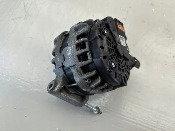 FIAT 500X Vaihtovirtageneraattori Bosch 51942146 image 2