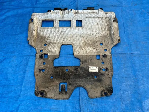 OEM 9824226080 Placa de protección motor Peugeot 208 II image 2