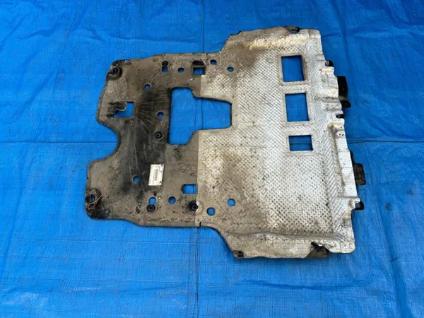 OEM 9824226080 Placa de protección motor Peugeot 208 II image 6