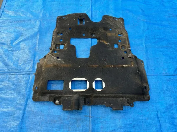 OEM 9824226080 Placa de protección motor Peugeot 208 II image 7