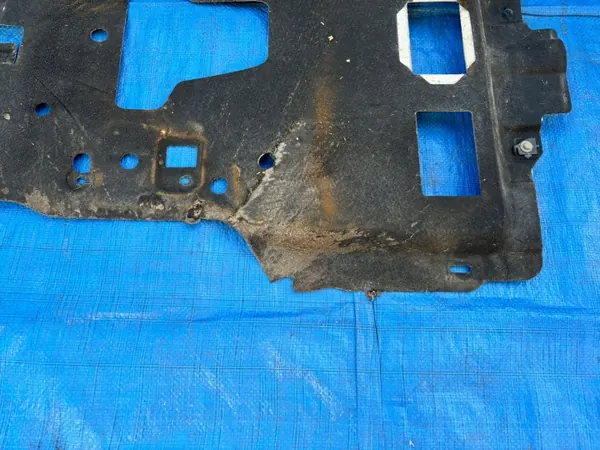 OEM 9824226080 Placa de protección motor Peugeot 208 II image 8