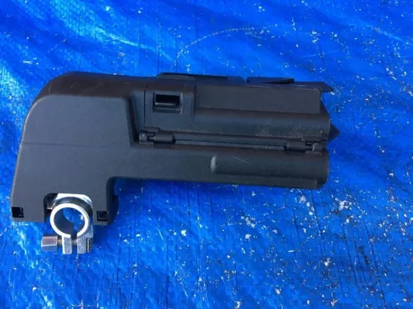 Abrazadera terminal batería Audi A6 C8 OEM 4K0915459P image 2