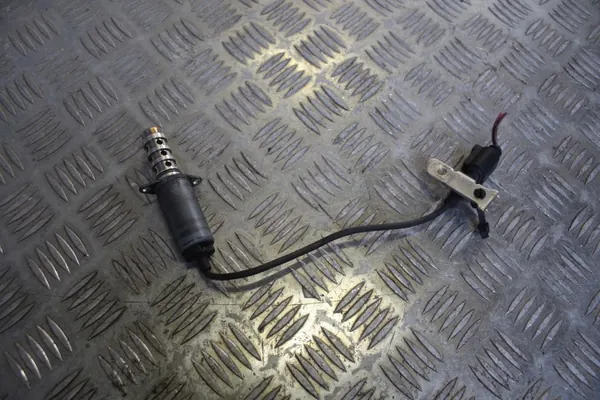 Sensor de árvore de cames OEM 13150344 Audi A4 B6 2.0 FSI image 2