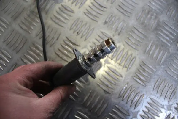 Sensor de árvore de cames OEM 13150344 Audi A4 B6 2.0 FSI image 3