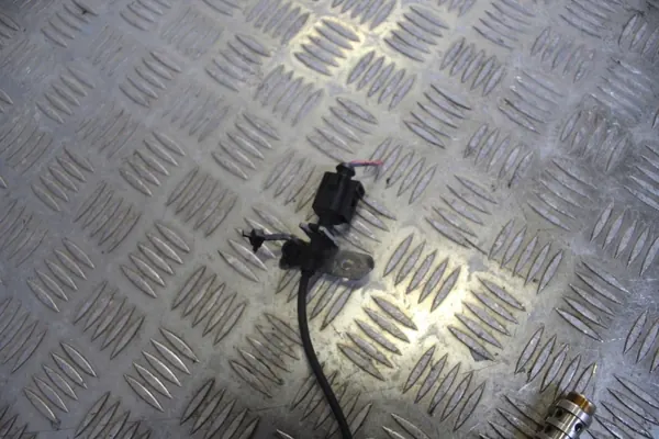 Sensor de árvore de cames OEM 13150344 Audi A4 B6 2.0 FSI image 4