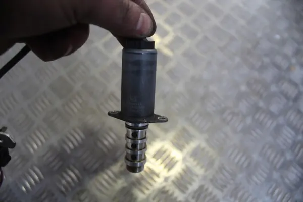 Sensor de árvore de cames OEM 13150344 Audi A4 B6 2.0 FSI image 5