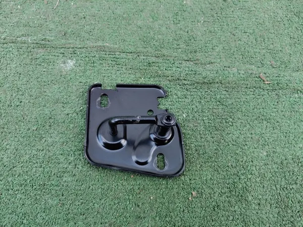 Audi Q2 Q3 Rechter Motorkapsluiting OEM 81A823186A image 2