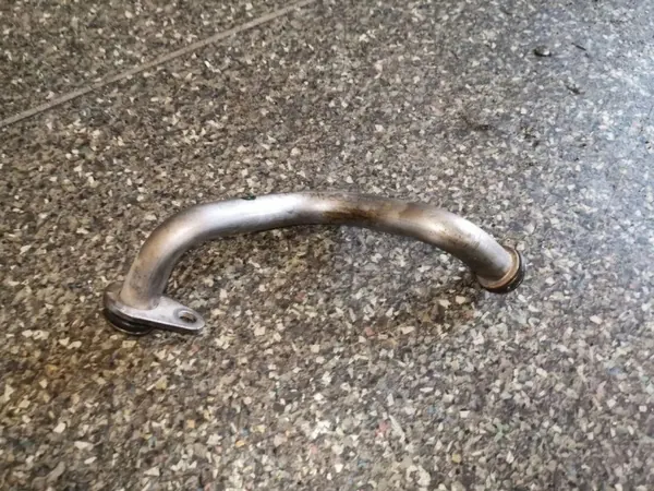Turbo Oljeåterföringsrör OEM 04E145735C - Begagnad image 3