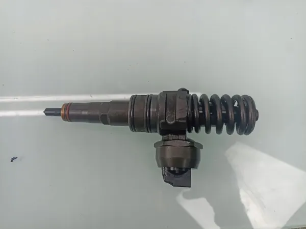 Inspuitpomp OEM 038130073AG voor Skoda Octavia I image 2