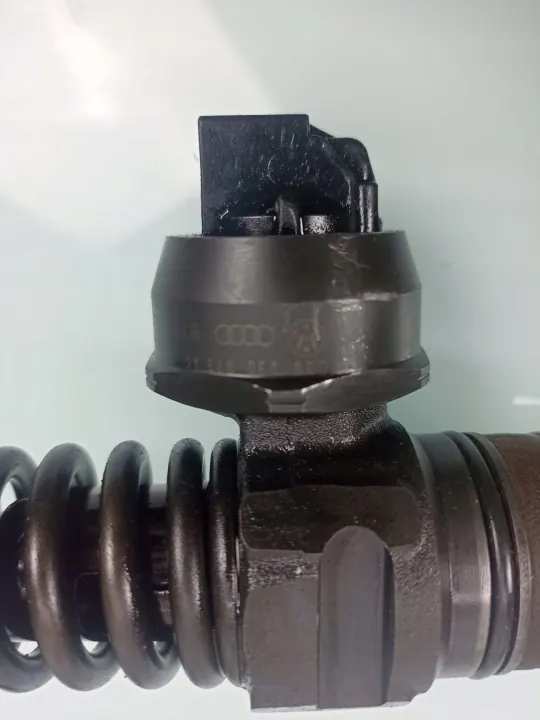 Inspuitpomp OEM 038130073AG voor Skoda Octavia I image 4