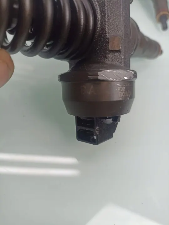 Inspuitpomp OEM 038130073AG voor Skoda Octavia I image 5