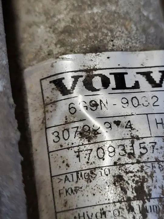 Volvo V70 Bränslefyllningshals OEM 6G9N9032FD image 5