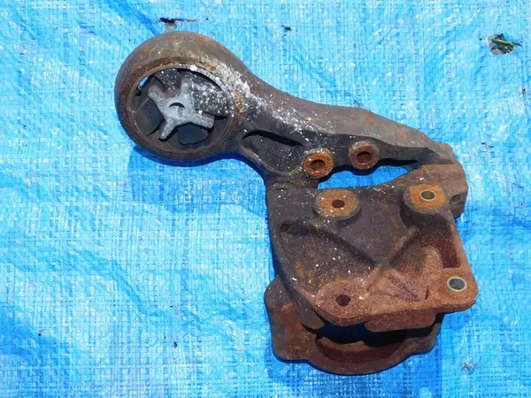 Supporto motore Volvo V50 2.4 D5 31262165 image 2