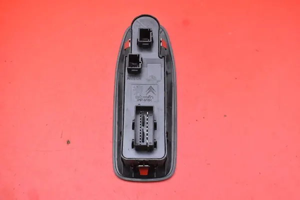 Raam Bediening Paneel Peugeot 2008 2017-2020 OEM 98242539ZD image 2