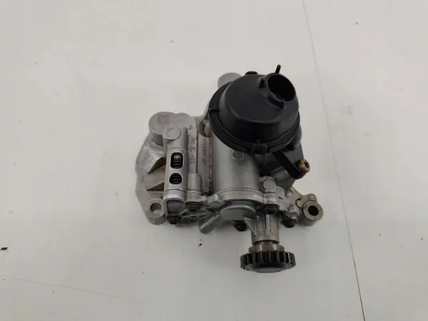 Audi Öljypumppu OEM RCD22161 2.0 TFSI moottorille image 2