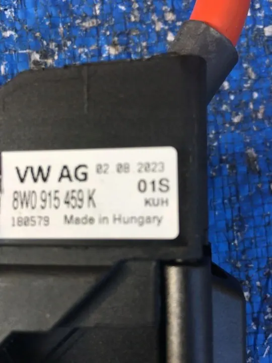 Audi A4 B9 Pyrotekninen puristin OEM 8W0915459K image 6