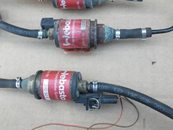 Pompe à carburant Audi Webasto OEM 443963303A - Occasion image 10