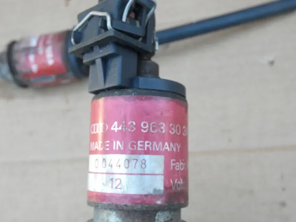 Pompe à carburant Audi Webasto OEM 443963303A - Occasion image 5