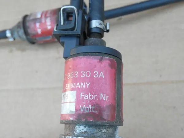Pompe à carburant Audi Webasto OEM 443963303A - Occasion image 6