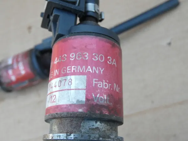 Pompe à carburant Audi Webasto OEM 443963303A - Occasion image 7