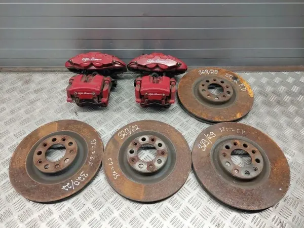 Alfa Romeo Stelvio 2018 Jarrulevy & Jarrusatula Set OEM 00505534510 image 2