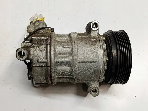 Volvo V40 II 12-19 R-Design 2.0 T3 AC-kompressori image 2