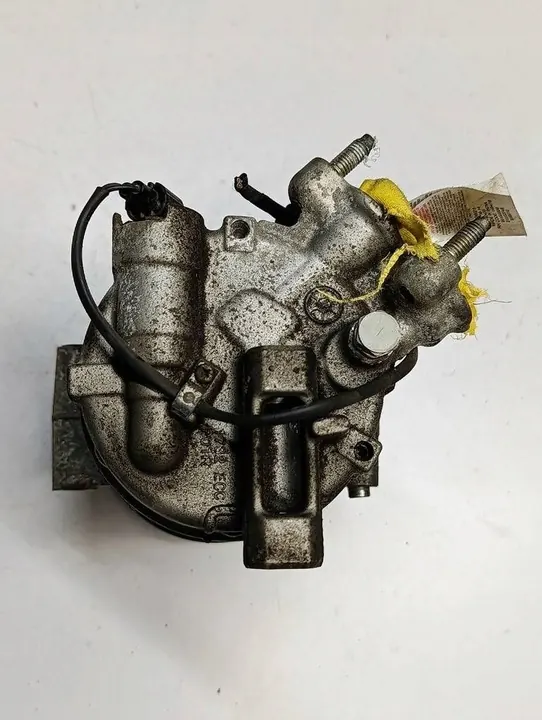 Volvo V40 II 12-19 R-Design 2.0 T3 AC-kompressori image 3